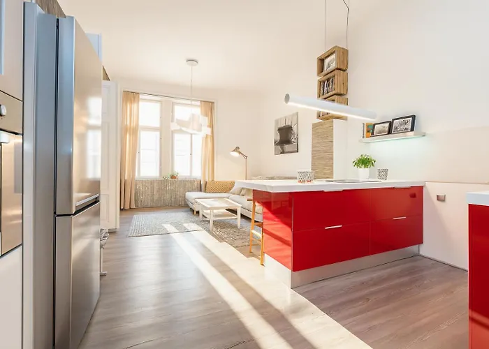Cozy With 2 Bedrooms In New Town Praha